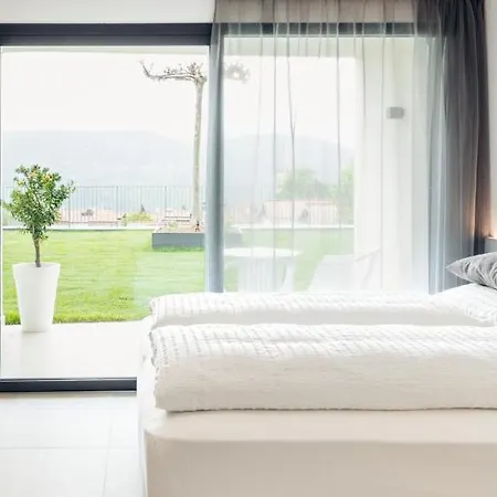 Bed & Breakfast Weingarten *